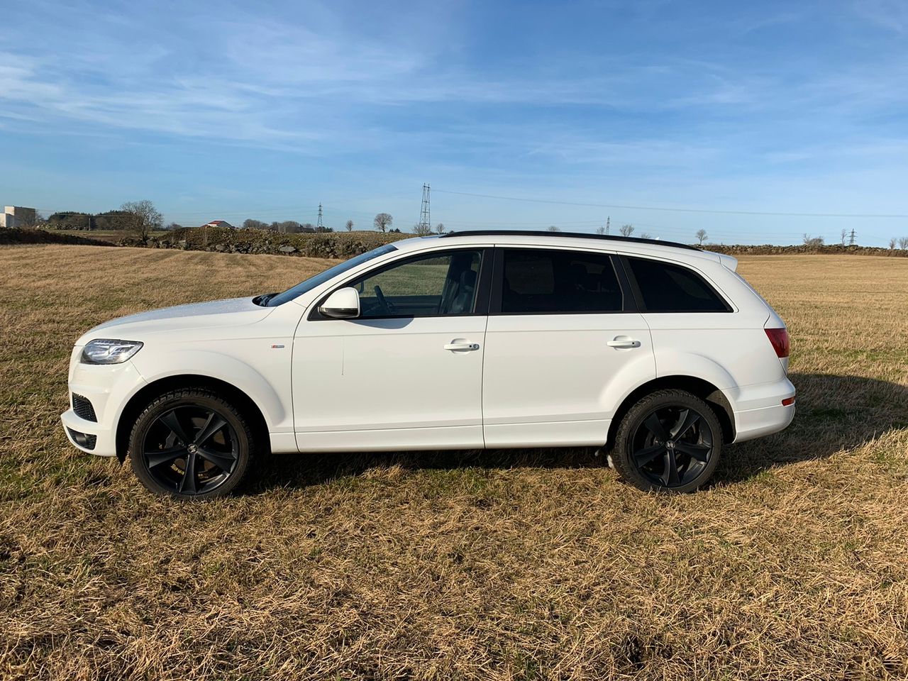 Audi q7 белая